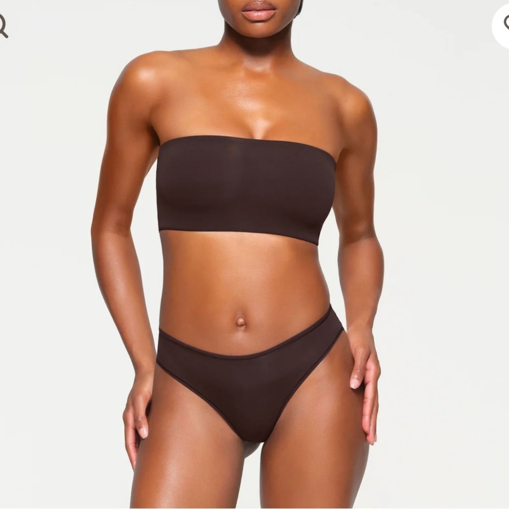 SKIMS Small NWOT Sheet Sculpt Bandeau with Straps- beautiful!!